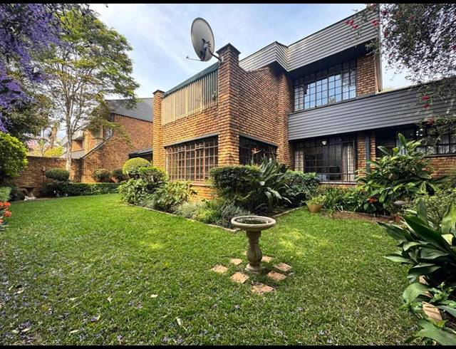 4 BEDROOM TOWNHOUSE FOR SALE IN BROOKLYN